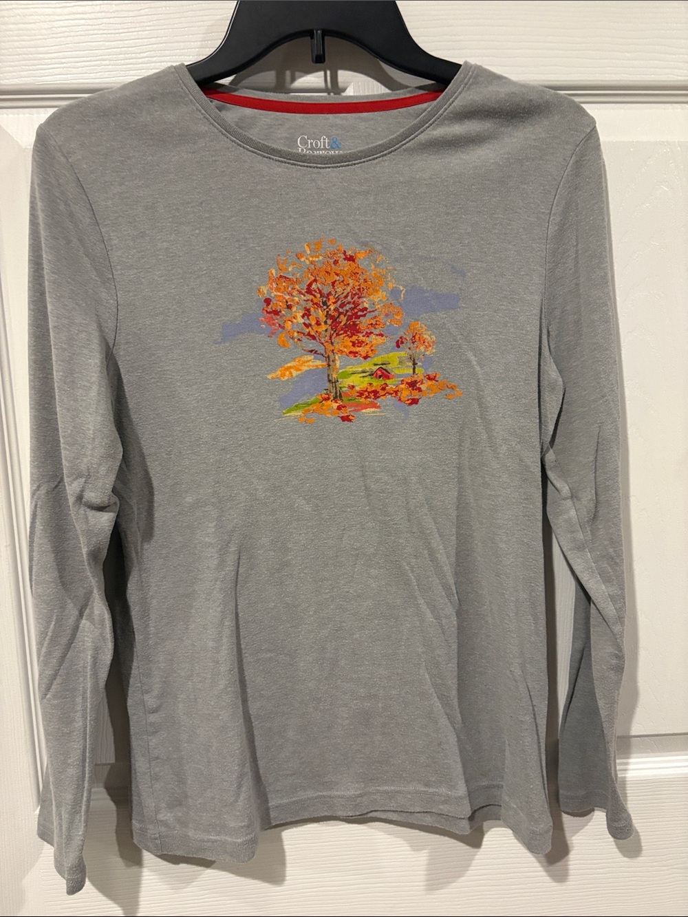 croft & barrow Gray Long-Sleeve Tee with Autumn Tree Motif